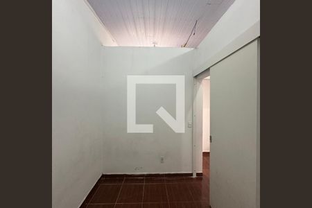 Quarto de kitnet/studio para alugar com 2 quartos, 1m² em Jardim Esmeralda, São Paulo