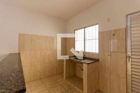 Cozinha de casa de condomínio para alugar com 2 quartos, 50m² em Vila Zelina, São Paulo