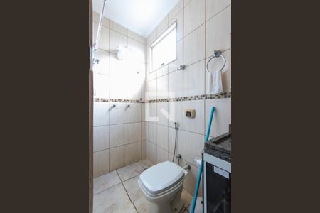 Banheiro de casa de condomínio para alugar com 2 quartos, 120m² em Geraldo Correia de Carvalho, Ribeirão Preto