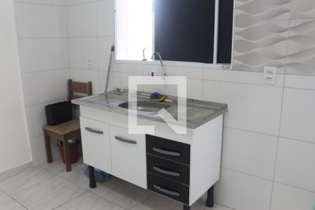 Sala/ cozinha  de apartamento à venda com 1 quarto, 27m² em Jardim Mimar, São Paulo