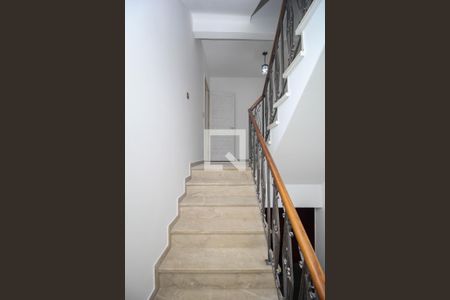 Escada de casa de condomínio para alugar com 8 quartos, 750m² em Cosme Velho, Rio de Janeiro