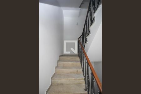 Escada de casa de condomínio para alugar com 8 quartos, 750m² em Cosme Velho, Rio de Janeiro