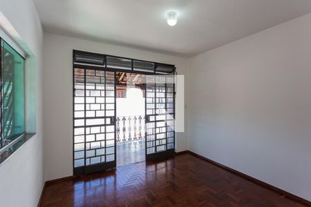 Sala de casa para alugar com 3 quartos, 150m² em Renascença, Belo Horizonte