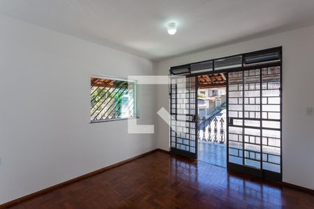 Sala de casa para alugar com 3 quartos, 150m² em Renascença, Belo Horizonte