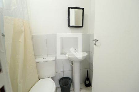 Banheiro do Quarto 1 de apartamento para alugar com 3 quartos, 60m² em Gávea, Uberlândia