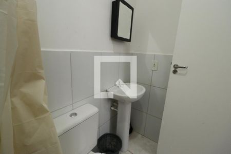 Banheiro do Quarto 1 de apartamento para alugar com 3 quartos, 60m² em Gávea, Uberlândia