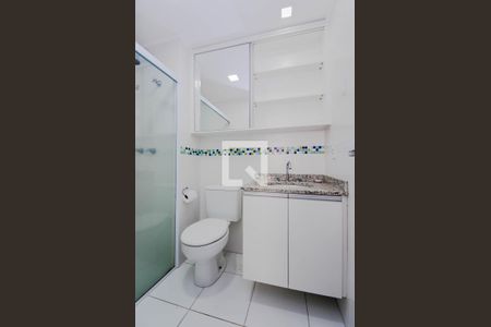 Banheiro de kitnet/studio para alugar com 1 quarto, 38m² em Jardim Flor da Montanha, Guarulhos