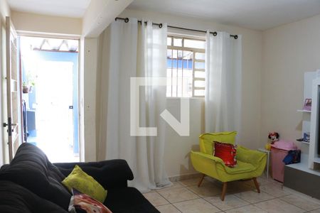 Casa à venda com 200m², 3 quartos e 2 vagasSala de TV