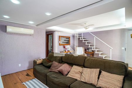 Sala de casa à venda com 5 quartos, 360m² em Piratininga, Niterói