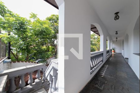 Casa para alugar com 350m², 3 quartos e 6 vagas Casa para alugar com 350m², 3 quartos e 6 vagasVaranda da Sala