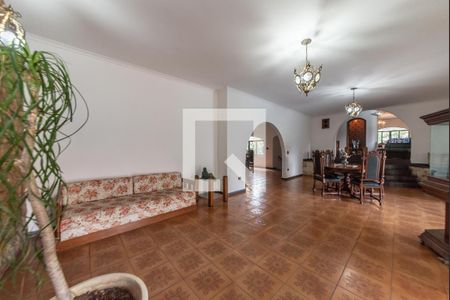 Casa para alugar com 350m², 3 quartos e 6 vagas Casa para alugar com 350m², 3 quartos e 6 vagasSala de Jogos