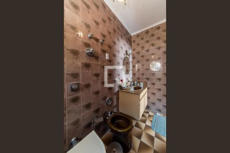 Casa para alugar com 350m², 3 quartos e 6 vagas Casa para alugar com 350m², 3 quartos e 6 vagasBanheiro da Suíte 1