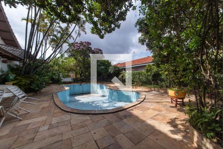 Casa para alugar com 350m², 3 quartos e 6 vagas Casa para alugar com 350m², 3 quartos e 6 vagasQuintal - Piscina
