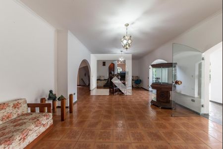 Casa para alugar com 350m², 3 quartos e 6 vagas Casa para alugar com 350m², 3 quartos e 6 vagasSala de Jogos