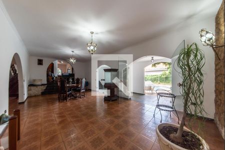 Casa para alugar com 350m², 3 quartos e 6 vagas Casa para alugar com 350m², 3 quartos e 6 vagasSala de Jogos