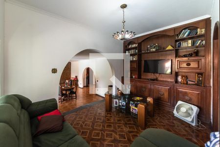 Casa para alugar com 350m², 3 quartos e 6 vagas Casa para alugar com 350m², 3 quartos e 6 vagasSala de TV