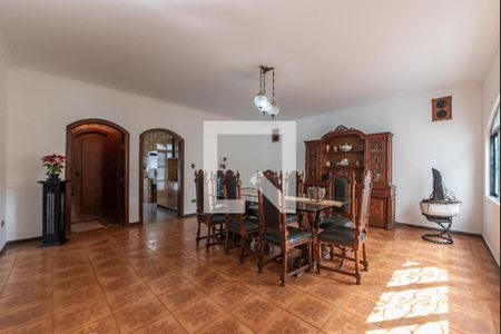 Casa para alugar com 350m², 3 quartos e 6 vagas Casa para alugar com 350m², 3 quartos e 6 vagasSala de jantar 2