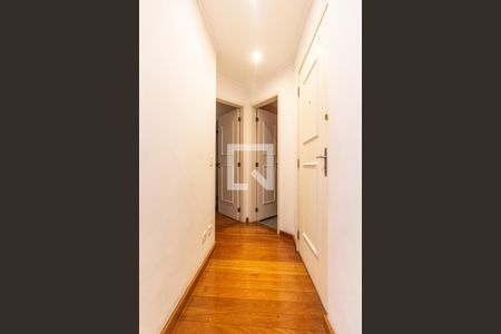 Corredor de apartamento para alugar com 3 quartos, 120m² em Água Fria, São Paulo