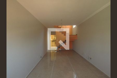 Casa à venda com 184m², 3 quartos e 5 vagasSala