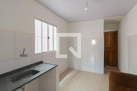 cozinha  de casa para alugar com 1 quarto, 80m² em Parque Ipe, São Paulo