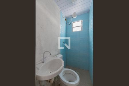 banheiro  de casa para alugar com 1 quarto, 80m² em Parque Ipe, São Paulo