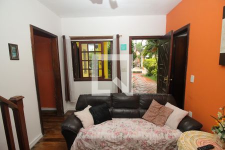 Sala 1 de casa à venda com 4 quartos, 226m² em Nonoai, Porto Alegre