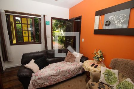 Sala 1 de casa à venda com 4 quartos, 226m² em Nonoai, Porto Alegre