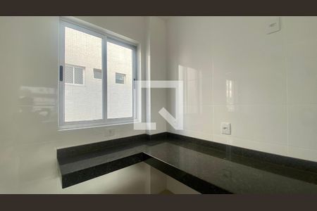 Cozinha de apartamento à venda com 2 quartos, 130m² em Vila Paris, Belo Horizonte