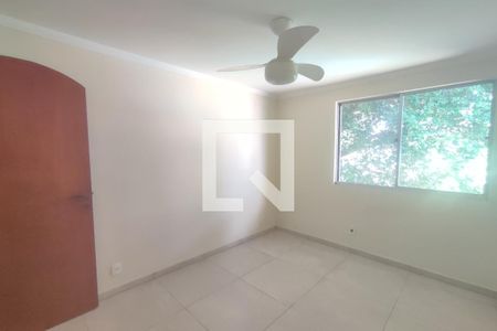 Quarto 1 de apartamento para alugar com 2 quartos, 50m² em Taquara, Rio de Janeiro