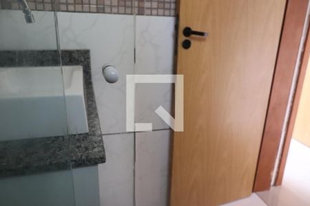 Banheiro de apartamento à venda com 2 quartos, 49m² em São João Batista, São Leopoldo