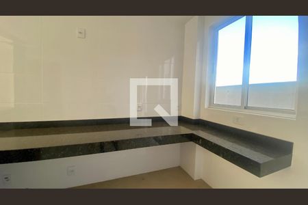 Cozinha de apartamento à venda com 2 quartos, 165m² em Vila Paris, Belo Horizonte