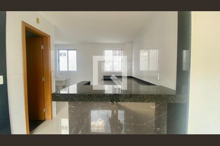 Cozinha de apartamento para alugar com 2 quartos, 65m² em Vila Paris, Belo Horizonte