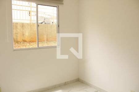 Quarto Solteiro de apartamento à venda com 2 quartos, 50m² em Chacaras Reunidas Santa Terezinha, Contagem