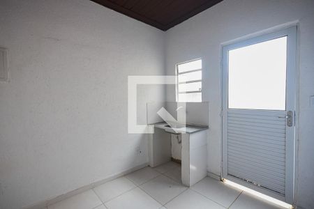 Cozinha de apartamento para alugar com 1 quarto, 26m² em Vila Sonia, São Paulo