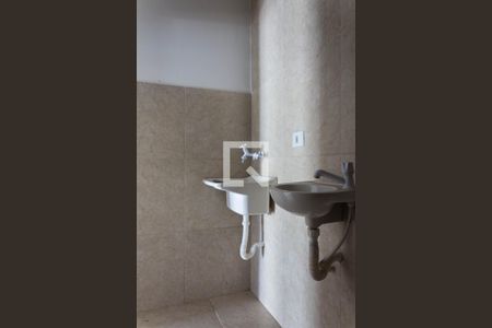 Banheiro de kitnet/studio para alugar com 1 quarto, 20m² em Jardim Calux, São Bernardo do Campo