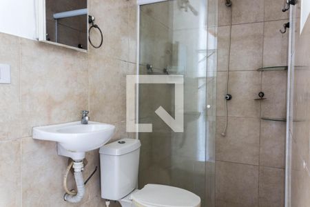 Banheiro de kitnet/studio para alugar com 1 quarto, 20m² em Jardim Calux, São Bernardo do Campo