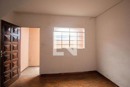 Sala de casa para alugar com 3 quartos, 200m² em Vila Sinha, São Paulo