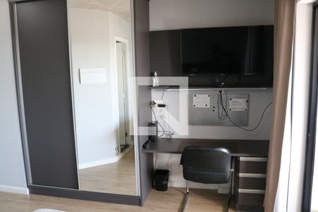 Guarda roupa/ tv/ mesa de trabalho  de apartamento para alugar com 1 quarto, 30m² em Bom Retiro, São Paulo