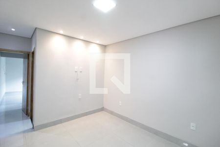 Sala 2 de casa para alugar com 4 quartos, 180m² em Jardim Europa, Uberlândia