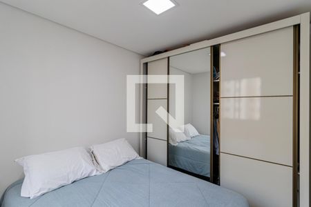 Quarto 1 de apartamento para alugar com 2 quartos, 33m² em Parque Fongaro, São Paulo