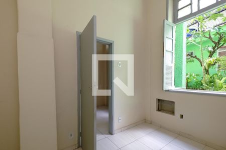 Quarto 1 de casa para alugar com 2 quartos, 60m² em Grajau, Rio de Janeiro