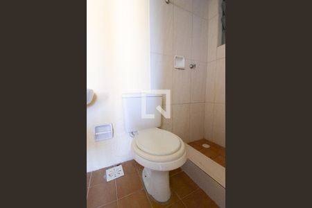Banheiro de apartamento à venda com 1 quarto, 47m² em Parque Santa Fé, Porto Alegre