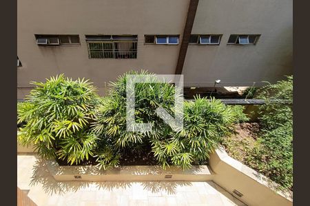 Sala - Vista lateral de apartamento à venda com 3 quartos, 178m² em Perdizes, São Paulo