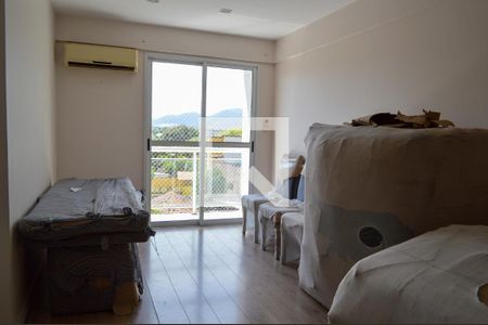 Sala de apartamento à venda com 2 quartos, 70m² em Pechincha, Rio de Janeiro