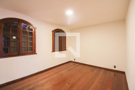 Sala 1 de casa para alugar com 3 quartos, 280m² em Dona Clara, Belo Horizonte