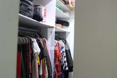 Closet da suíte 1 de apartamento para alugar com 3 quartos, 148m² em Santo Antônio, São Caetano do Sul