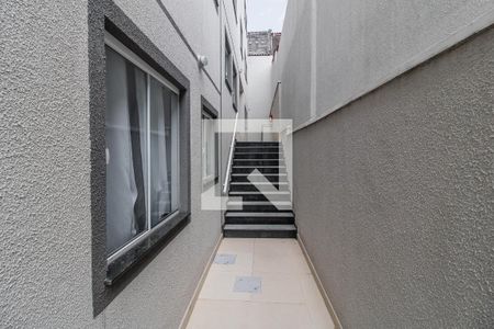 Apartamento à venda com 35m², 2 quartos e 1 vaga Apartamento à venda com 35m², 2 quartos e 1 vagaEscada