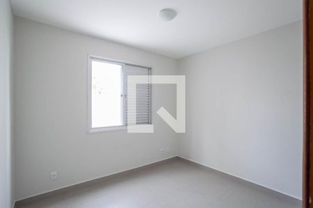 Quarto  de apartamento para alugar com 2 quartos, 64m² em Castelo, Belo Horizonte