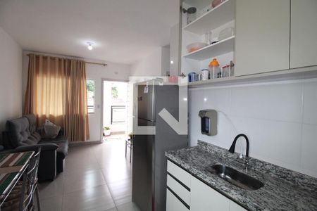 Sala/Cozinha e área de serviço de apartamento para alugar com 2 quartos, 46m² em Vila Sao Geraldo, São Paulo