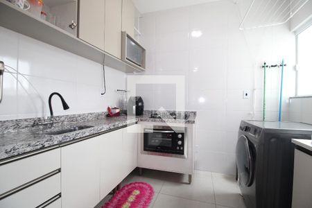 Sala/Cozinha e área de serviço de apartamento para alugar com 2 quartos, 46m² em Vila Sao Geraldo, São Paulo